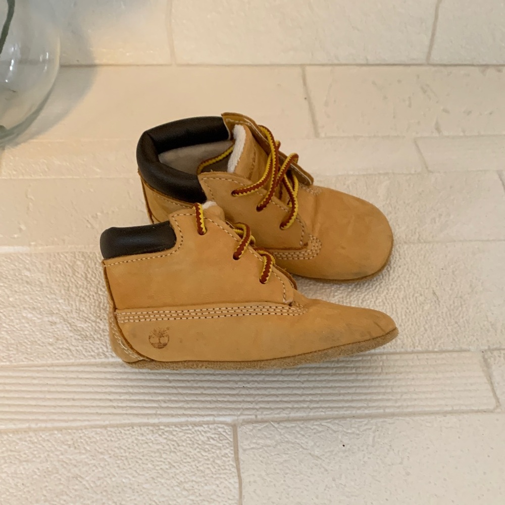 Timberland Kids Wheat Nubuck Lace-Up Boots with Black Collar